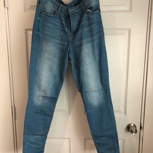 OLD NAVY: Skinny jeans